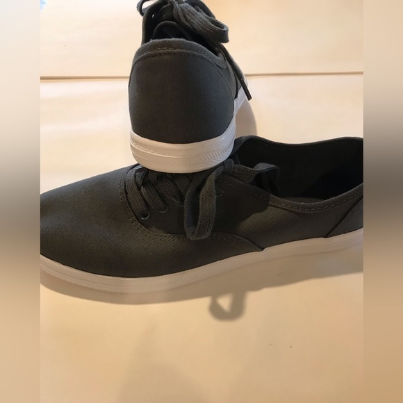 Sneaker. Gray. NWOT - Picture 2 of 5